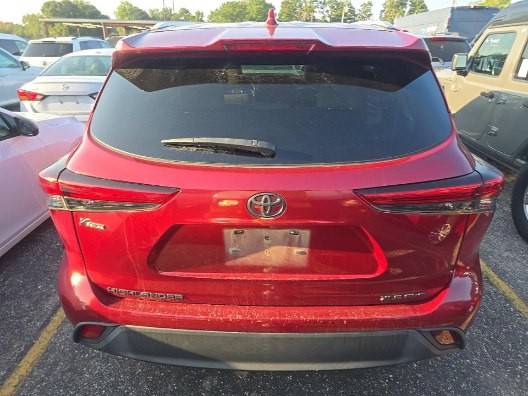 2022 Toyota Highlander Image 2