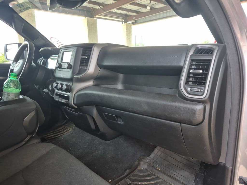 2023 RAM 1500 Image 9