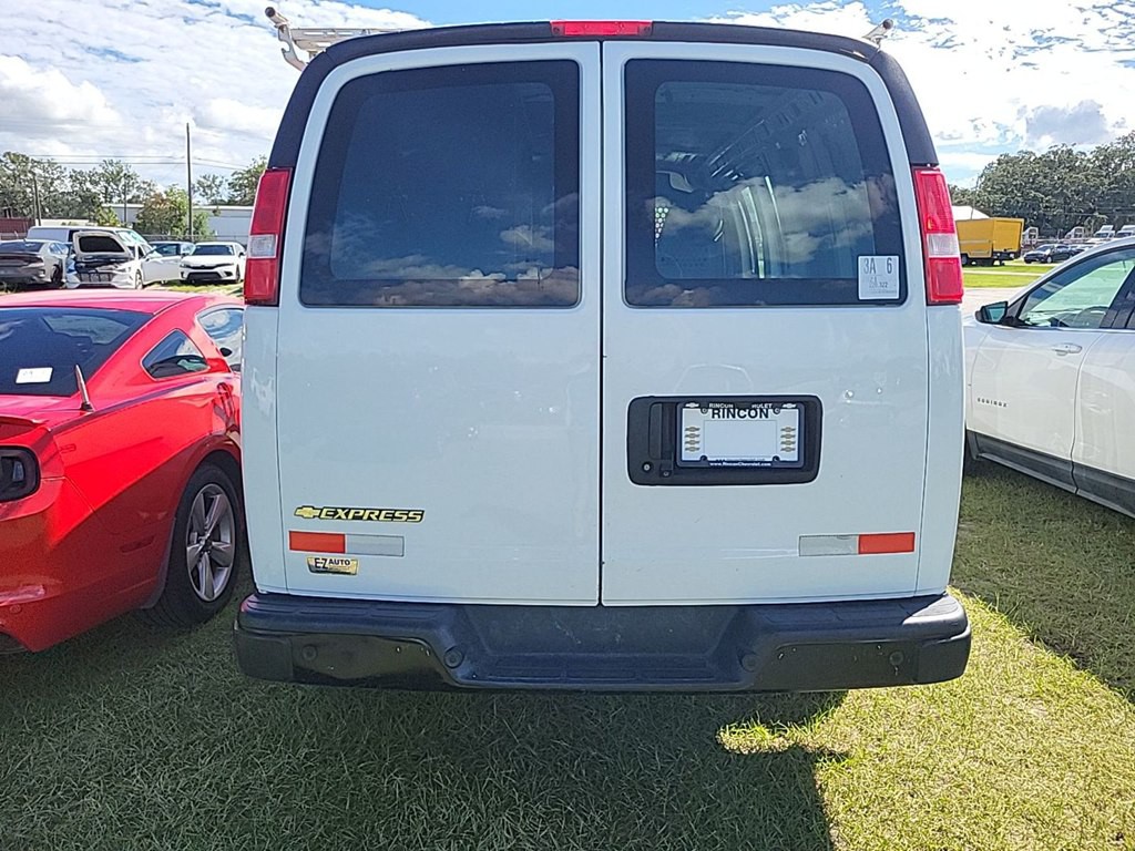 2021 Chevrolet Express Image 3