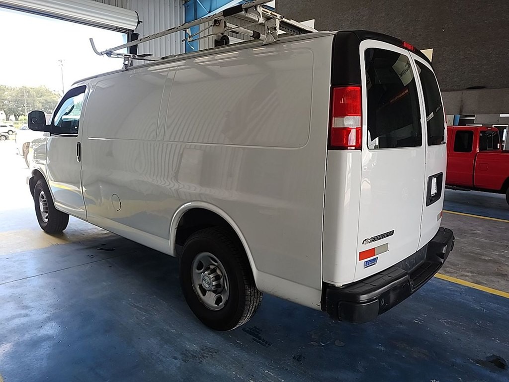 2021 Chevrolet Express Image 4