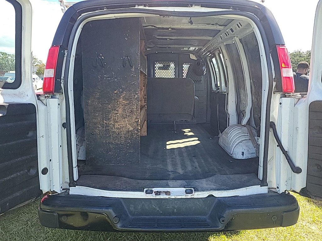 2021 Chevrolet Express Image 8