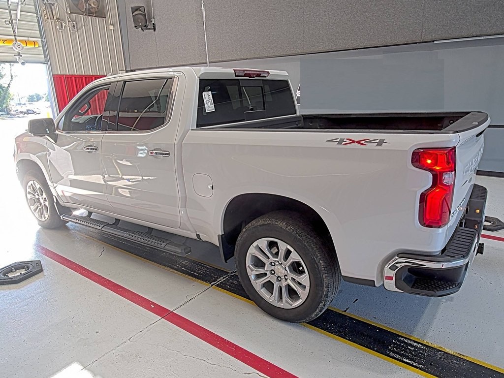 2023 Chevrolet Silverado 1500 Image 2