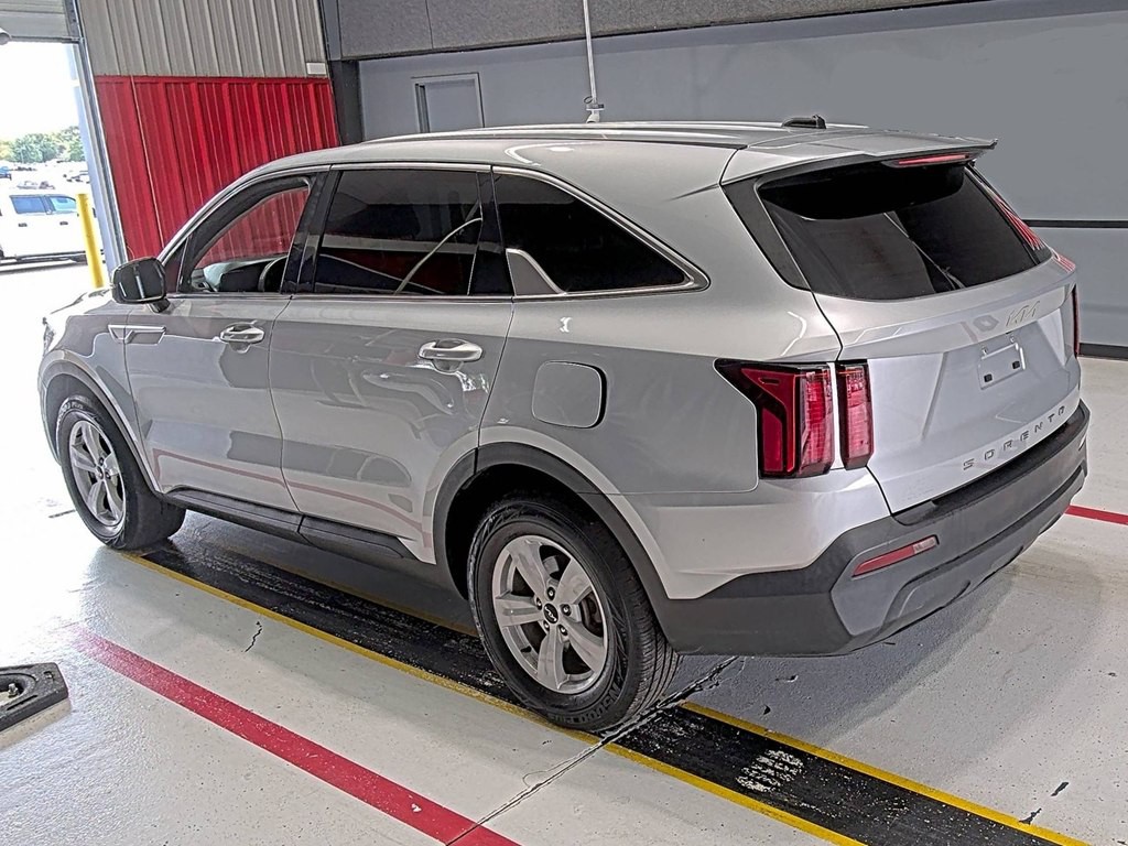 2022 Kia Sorento Image 2