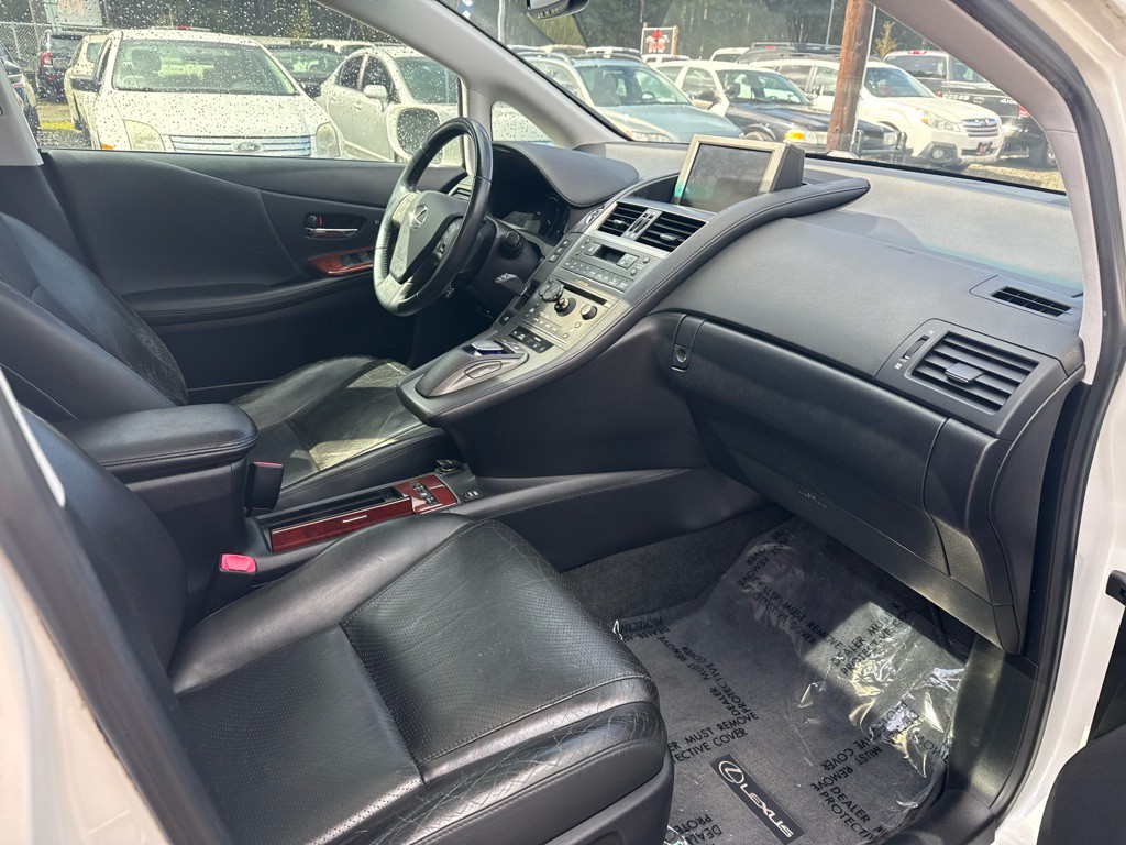 2010 Lexus HS 250h Image 12