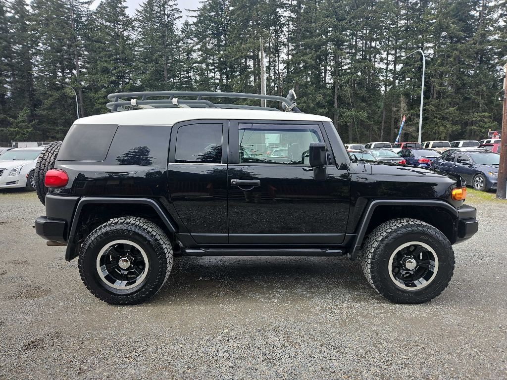 2007 Toyota FJ Cruiser Image 1