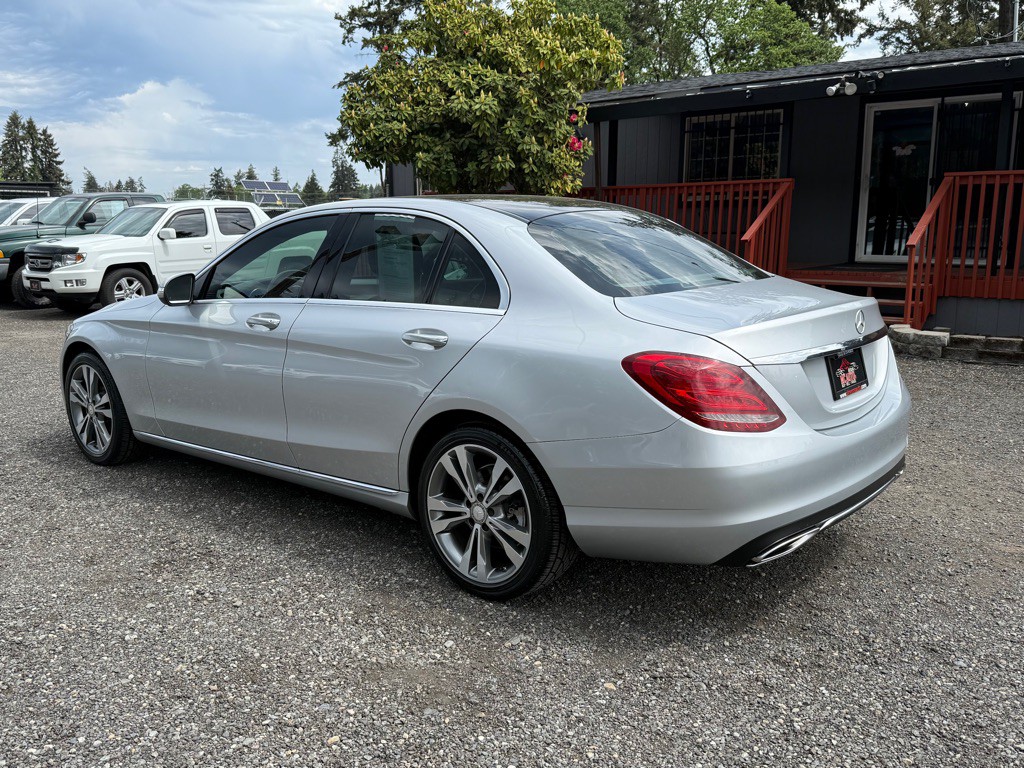2015 Mercedes-Benz C-Class Image 6