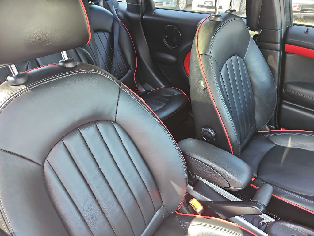 2016 MINI Countryman Image 10