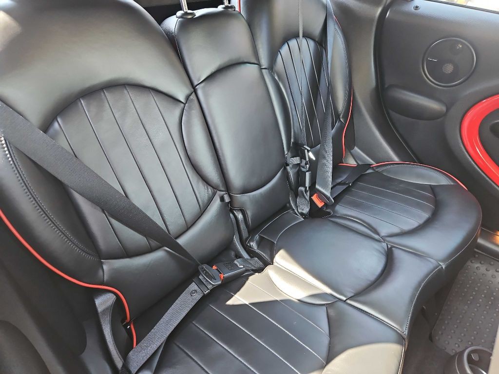 2016 MINI Countryman Image 11
