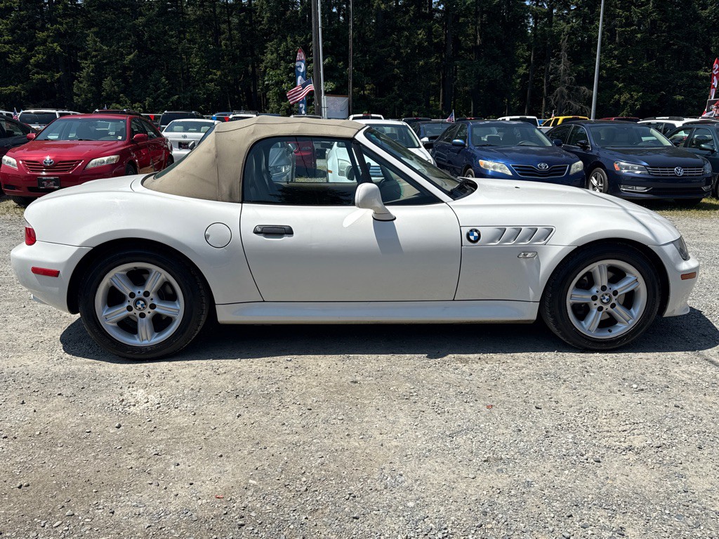 2000 BMW Z3 Image 2