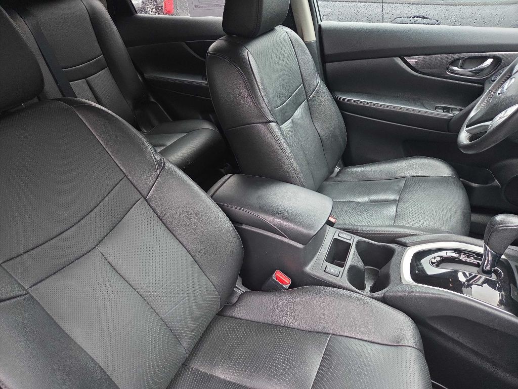 2016 Nissan Rogue Image 12