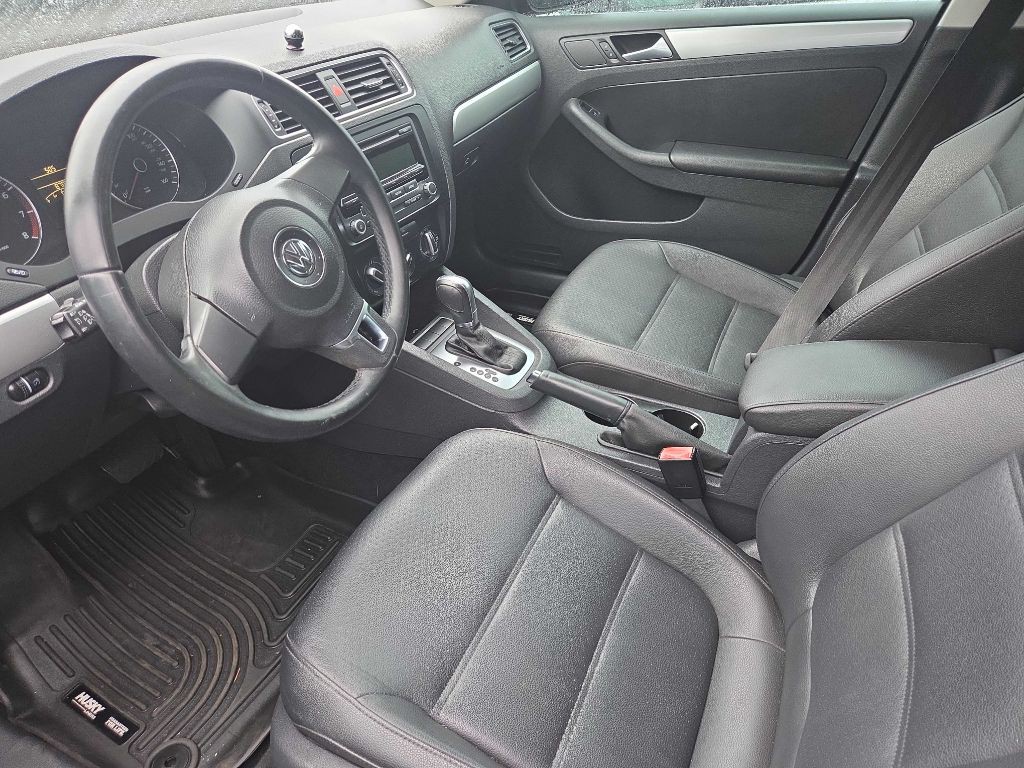 2013 Volkswagen Jetta Image 3