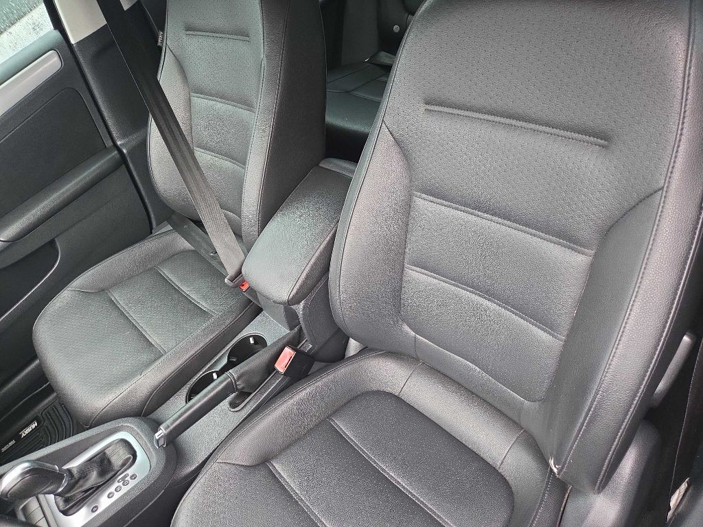 2013 Volkswagen Jetta Image 4