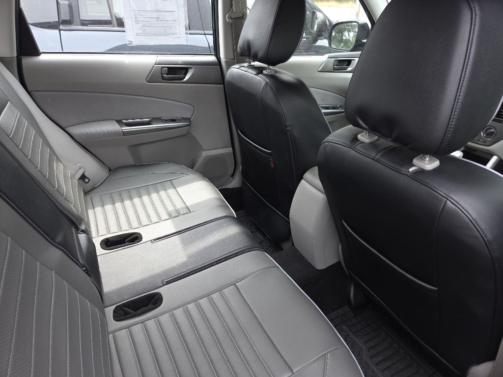 2011 Subaru Forester Image 13