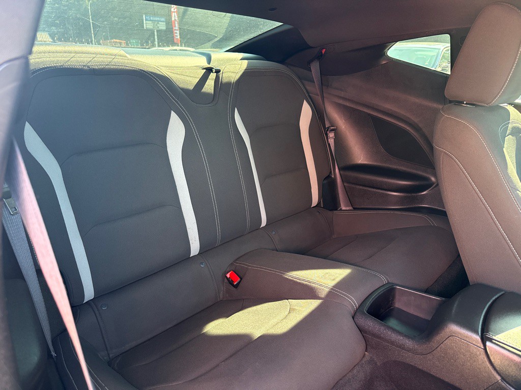 2016 Chevrolet Camaro Image 13