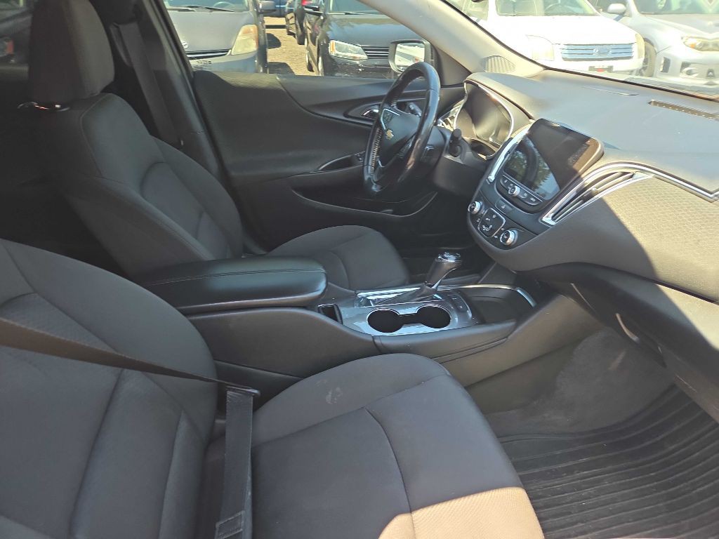 2018 Chevrolet Malibu Image 11