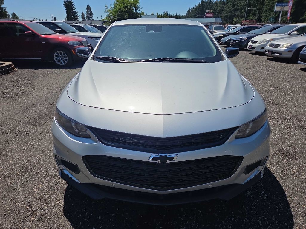 2018 Chevrolet Malibu Image 3