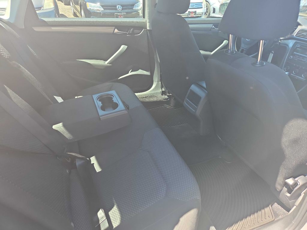 2014 Volkswagen Passat Image 7