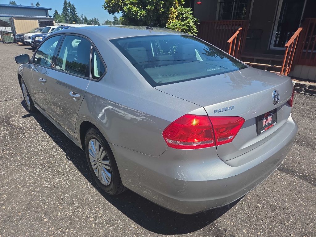 2014 Volkswagen Passat Image 8