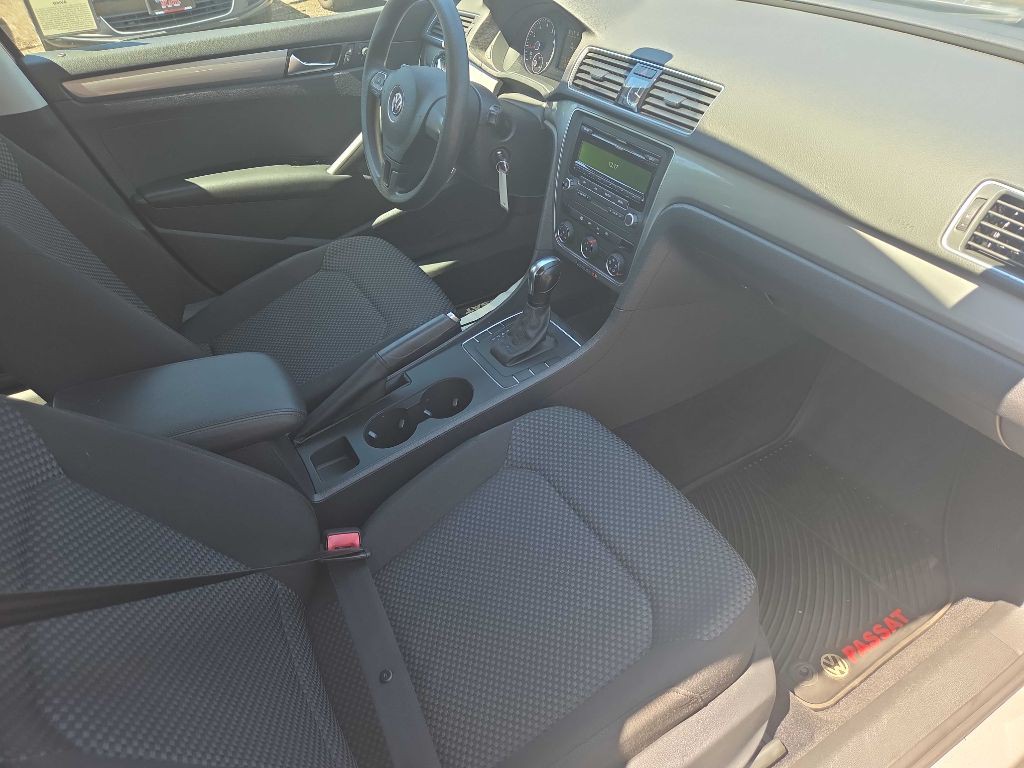 2014 Volkswagen Passat Image 10