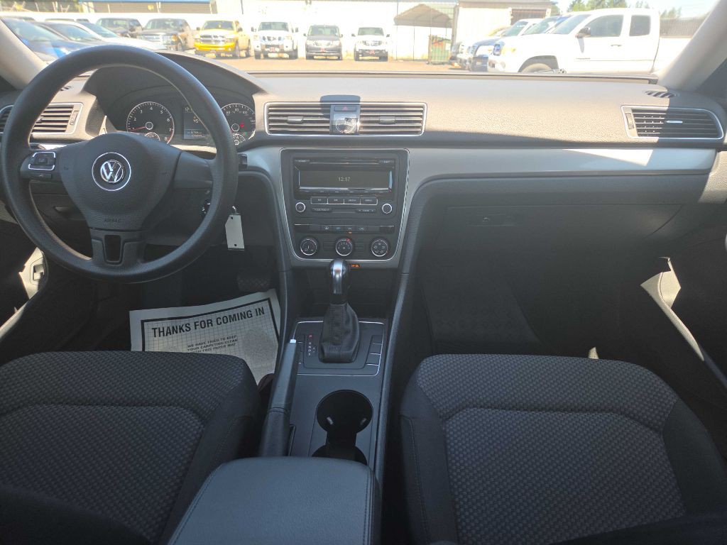 2014 Volkswagen Passat Image 11