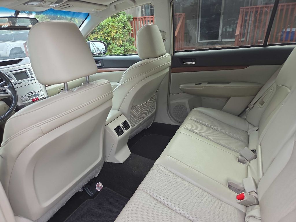 2014 Subaru Outback Image 9