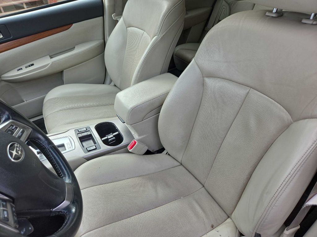 2014 Subaru Outback Image 12