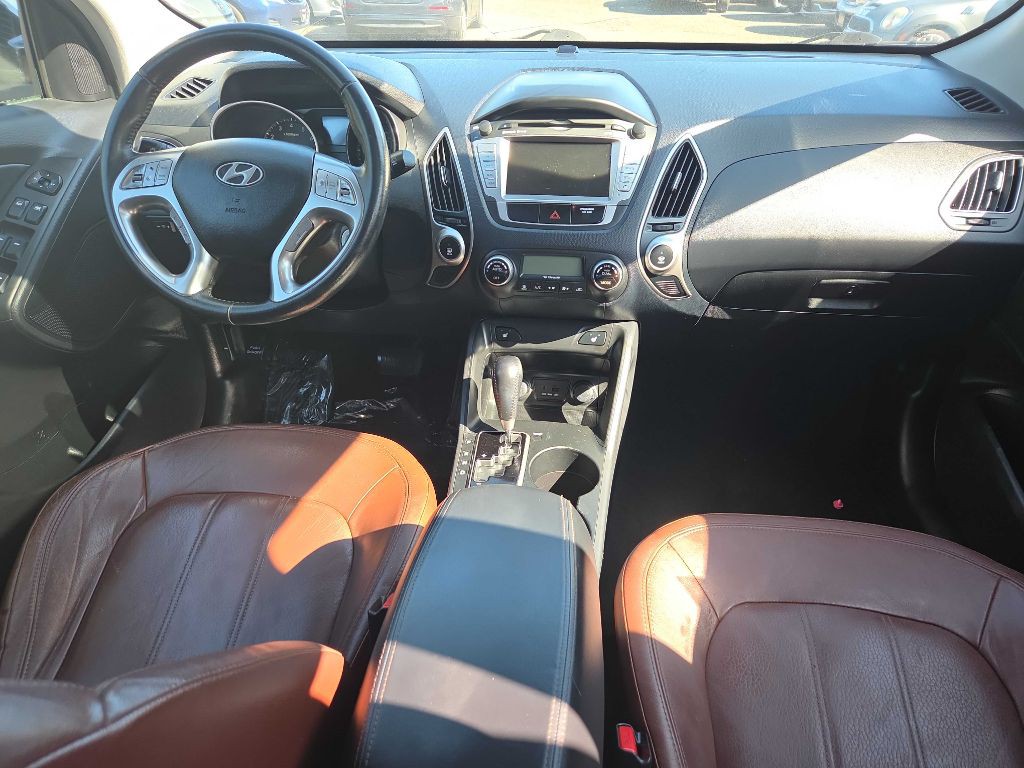 2011 Hyundai Tucson Image 8