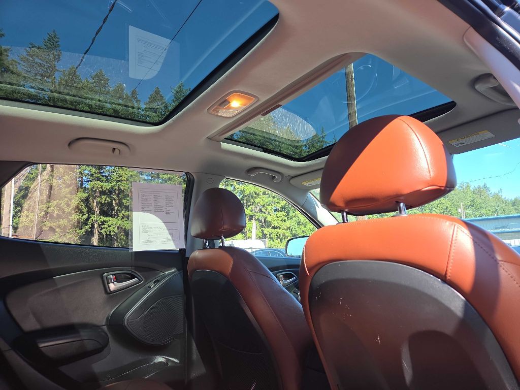 2011 Hyundai Tucson Image 11