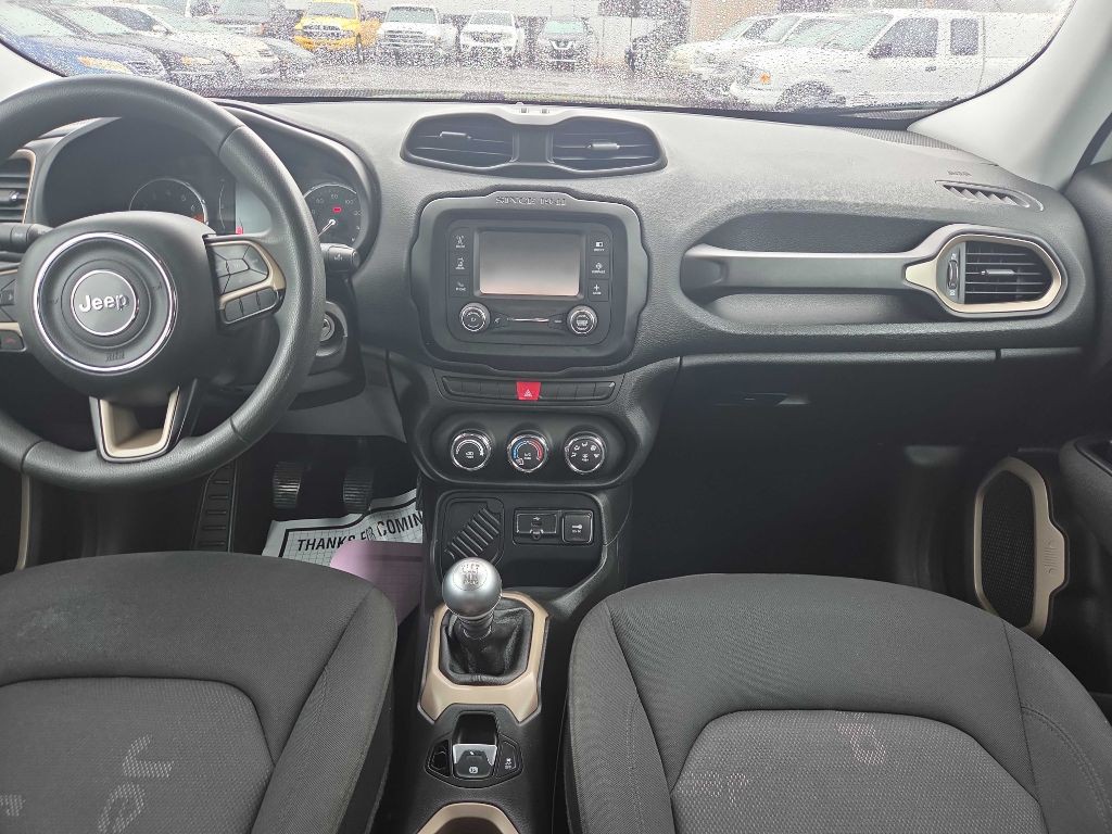 2015 Jeep Renegade Image 6