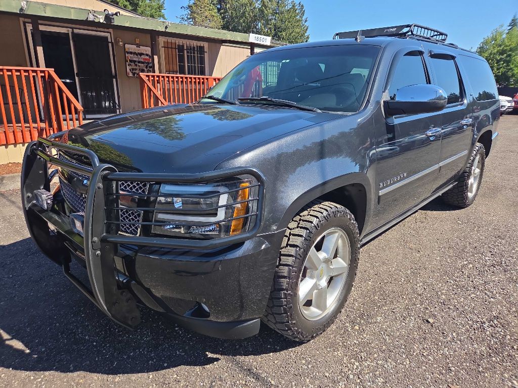 2011 Chevrolet Suburban Image 4