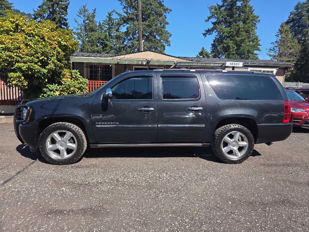 2011 Chevrolet Suburban Image 5
