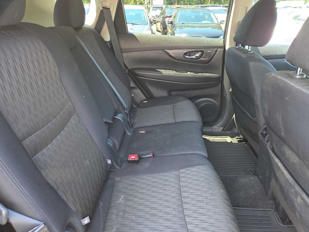 2019 Nissan Rogue Image 10