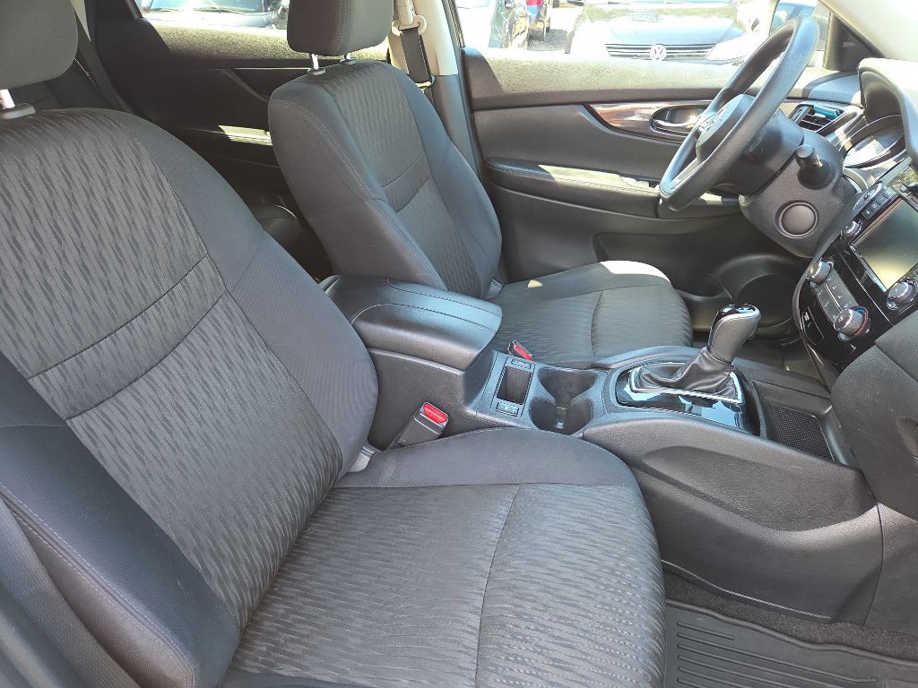 2019 Nissan Rogue Image 12
