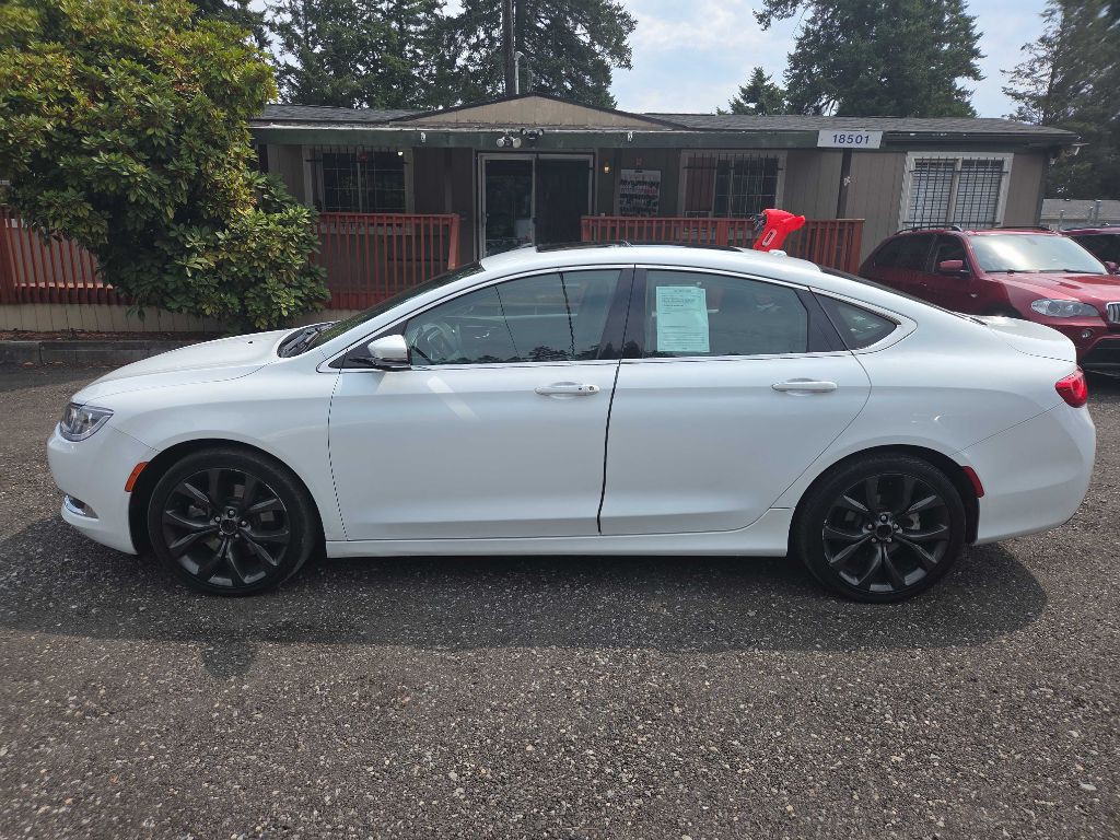 2016 Chrysler 200 Image 5