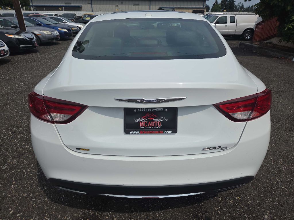 2016 Chrysler 200 Image 7
