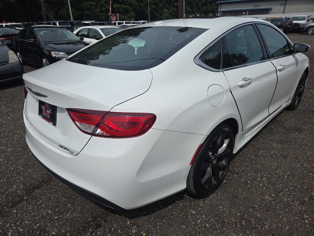 2016 Chrysler 200 Image 8