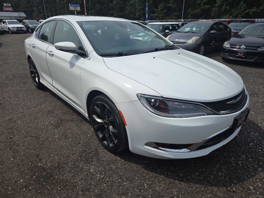 2016 Chrysler 200 Image 3