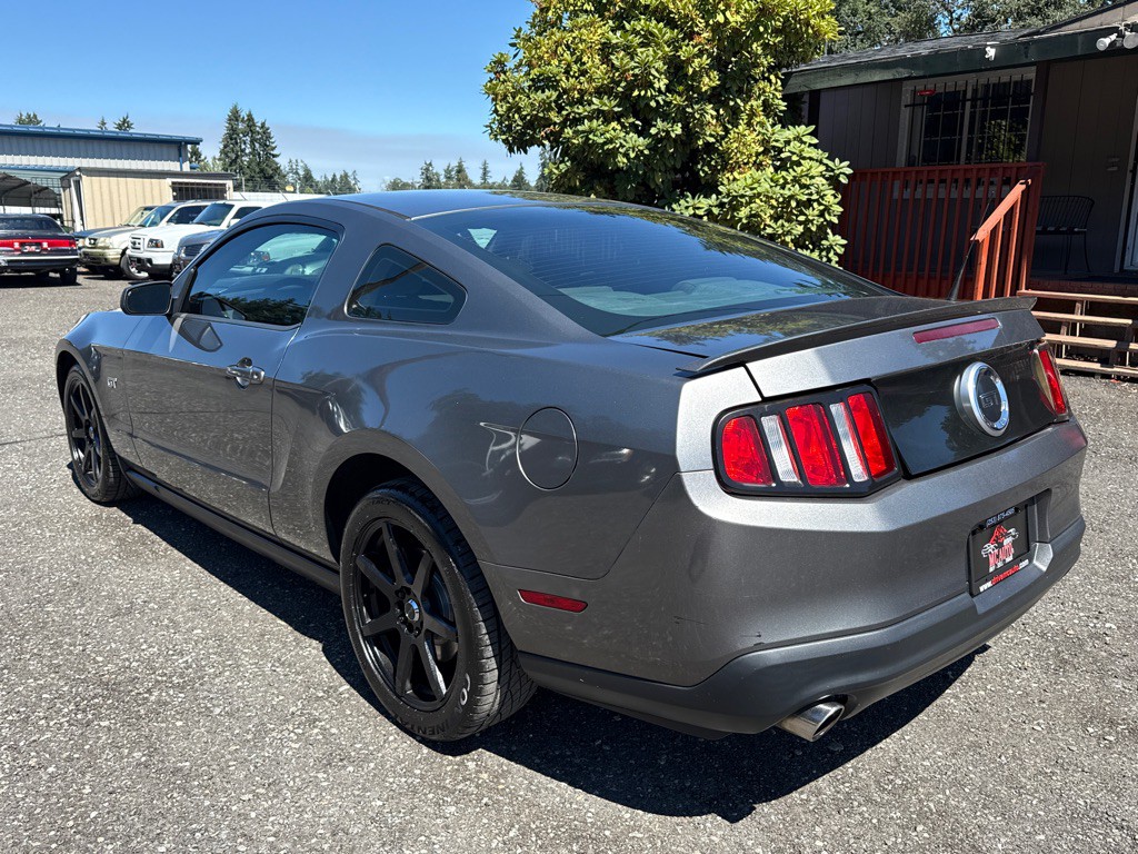 2010 Ford Mustang Image 17