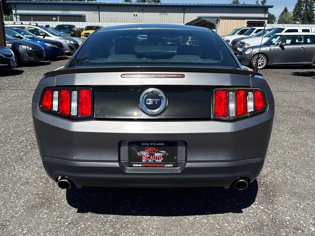 2010 Ford Mustang Image 18