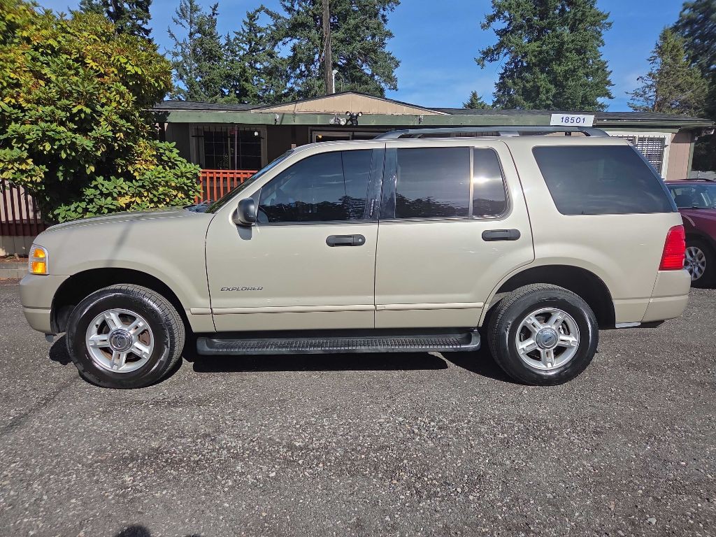 2004 Ford Explorer Image 11