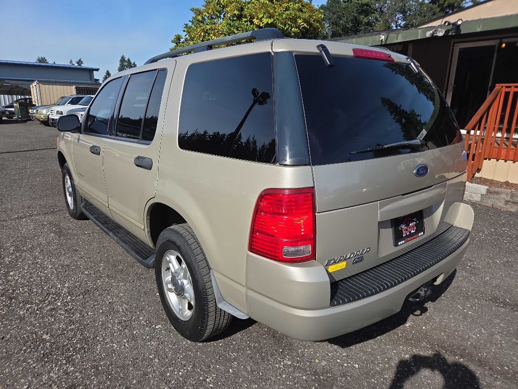 2004 Ford Explorer Image 13