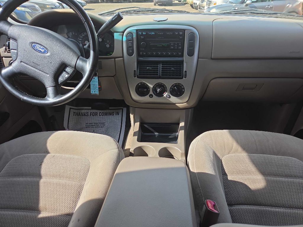 2004 Ford Explorer Image 18