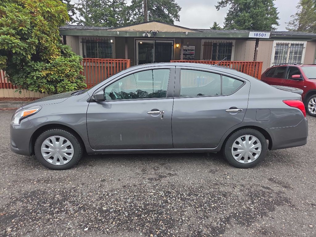 2019 Nissan Versa Image 4
