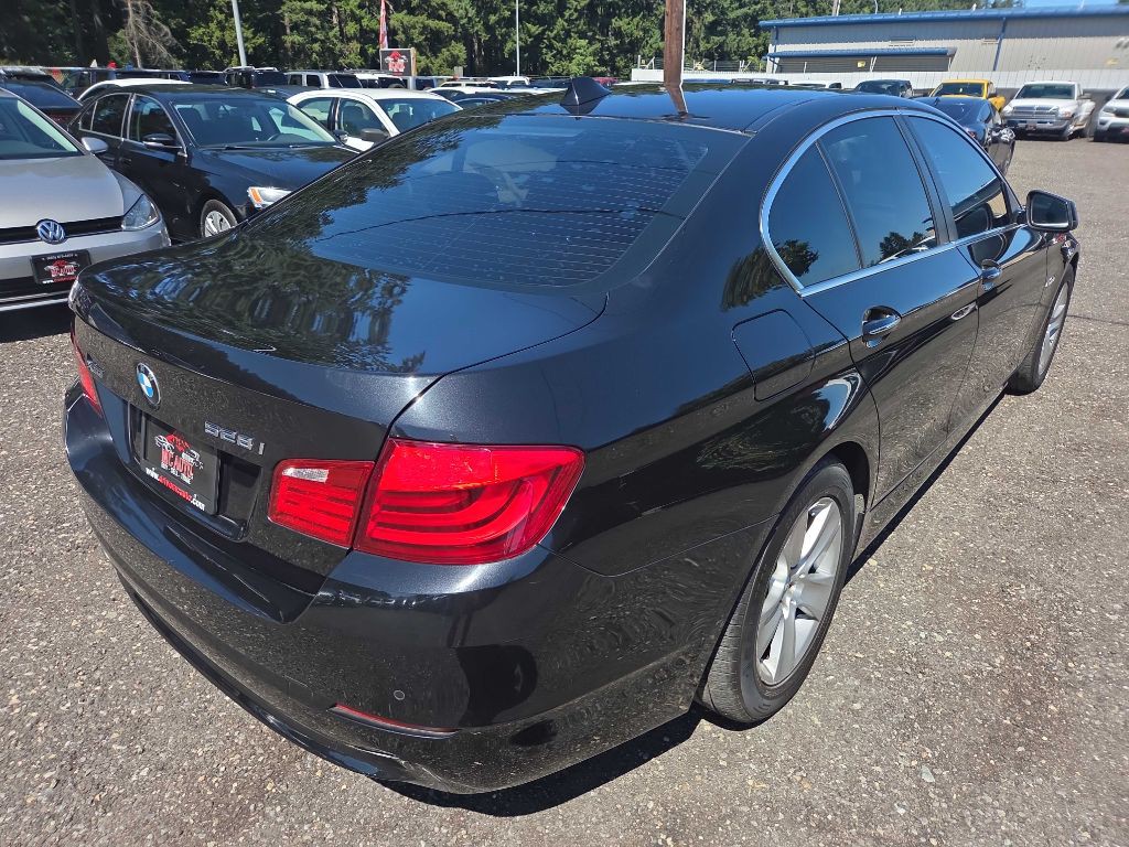 2013 BMW 5 Series Image 9