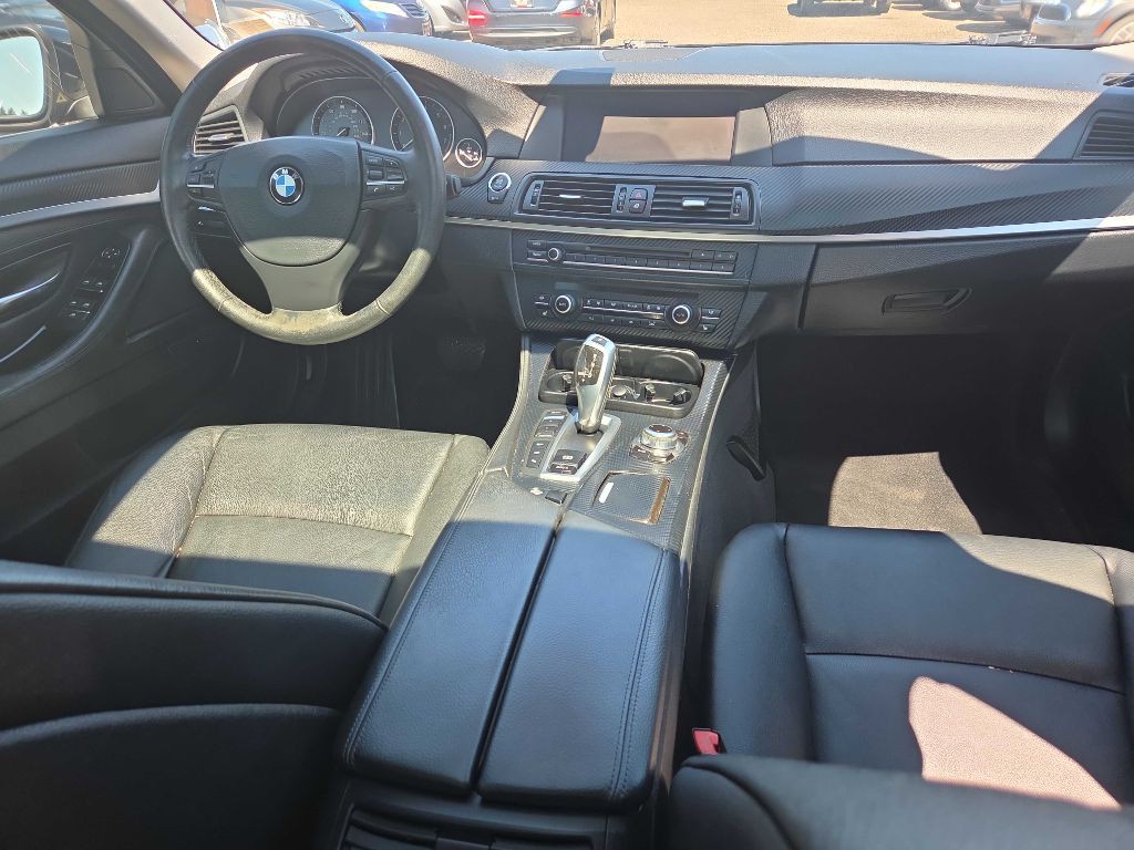 2013 BMW 5 Series Image 10