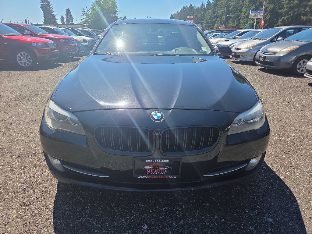2013 BMW 5 Series Image 3