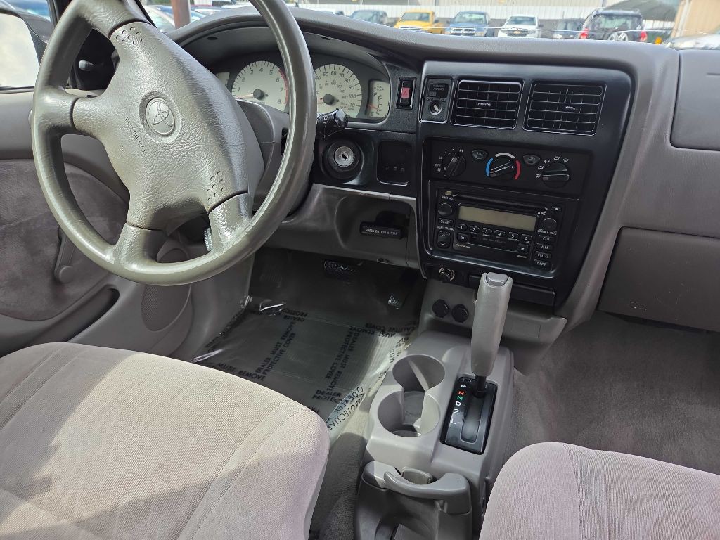 2004 Toyota Tacoma Image 11