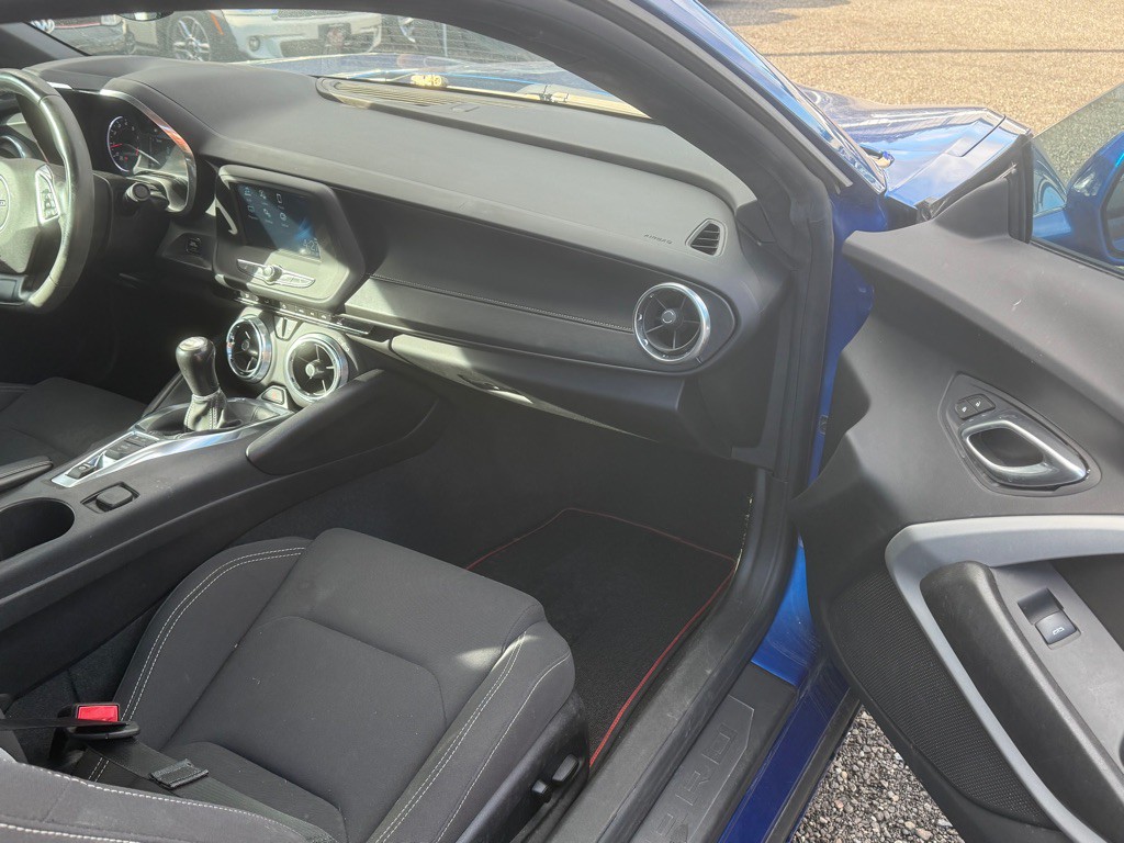 2018 Chevrolet Camaro Image 10