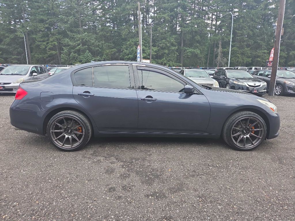 2013 INFINITI G37 Image 1