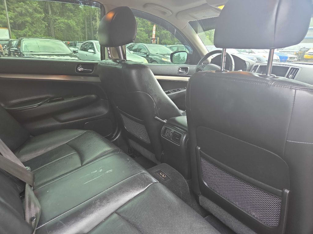 2013 INFINITI G37 Image 9